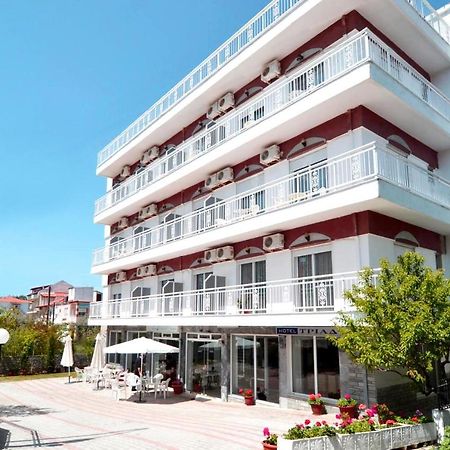 Hotel Triada يميناريا المظهر الخارجي الصورة
