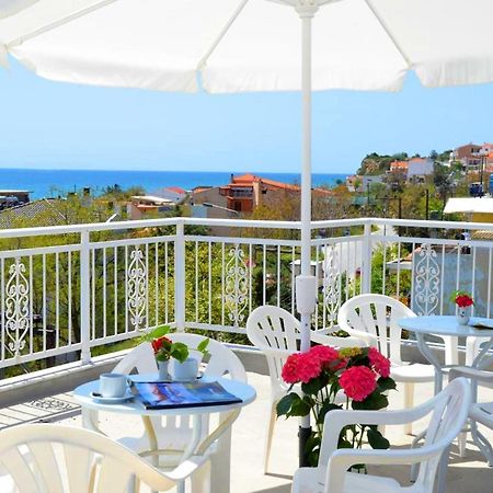 Hotel Triada يميناريا المظهر الخارجي الصورة