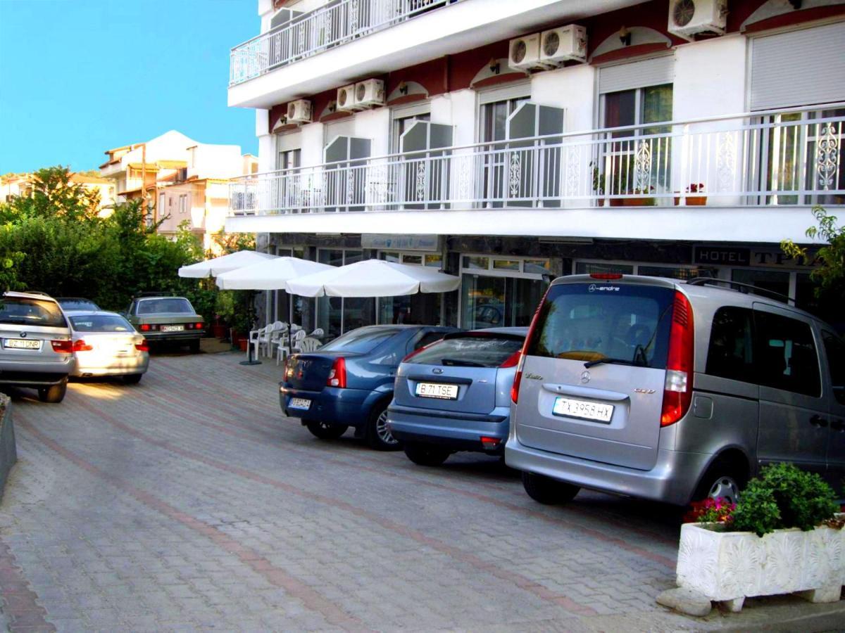 Hotel Triada يميناريا المظهر الخارجي الصورة