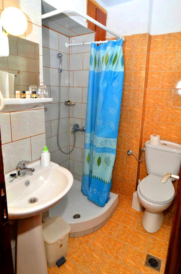 Hotel Triada يميناريا المظهر الخارجي الصورة