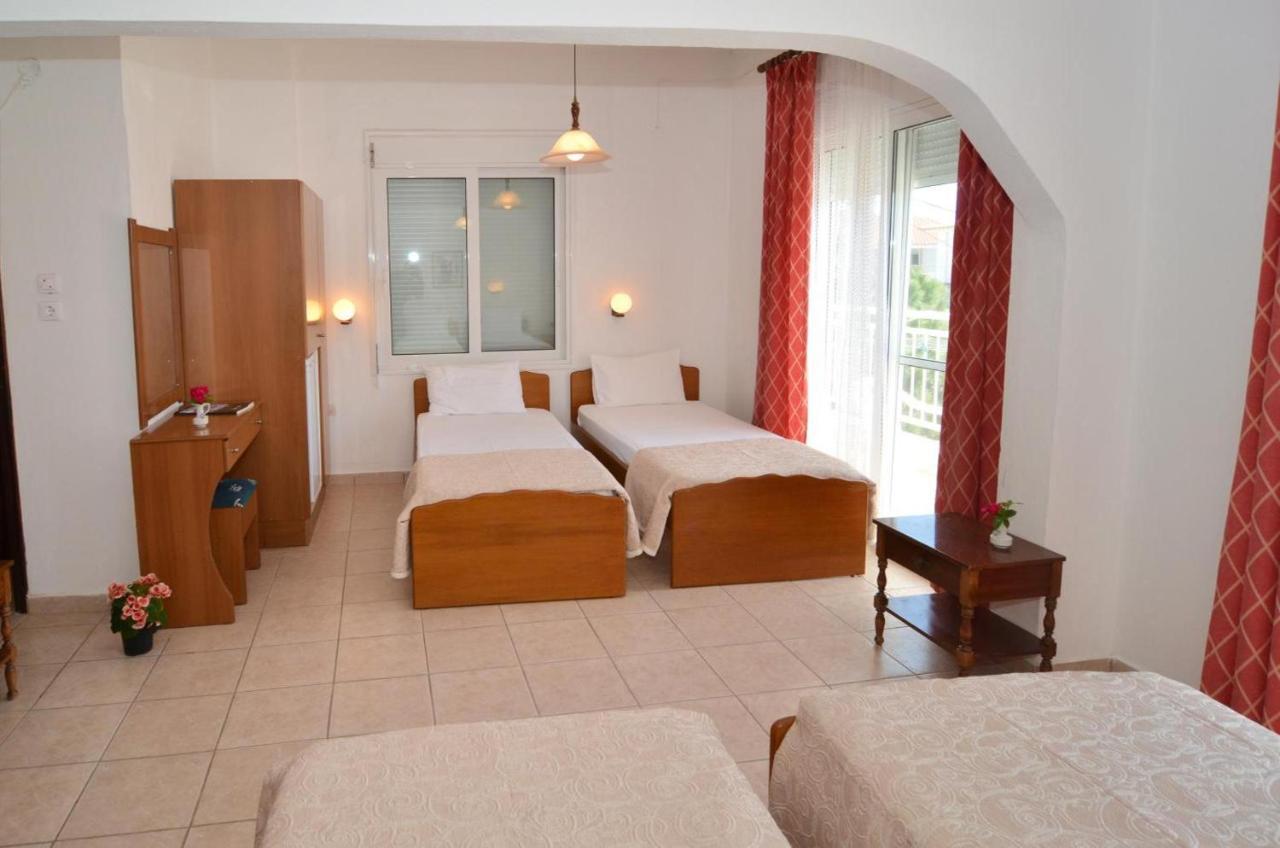 Hotel Triada يميناريا المظهر الخارجي الصورة