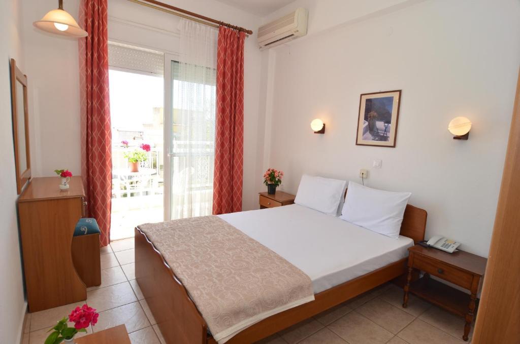 Hotel Triada يميناريا المظهر الخارجي الصورة