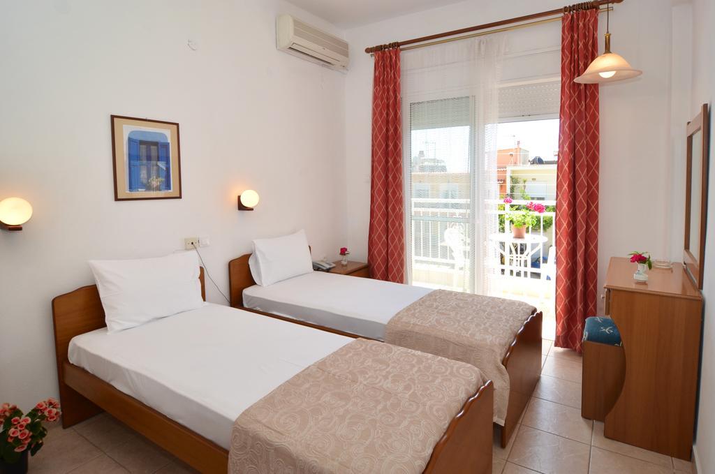 Hotel Triada يميناريا المظهر الخارجي الصورة